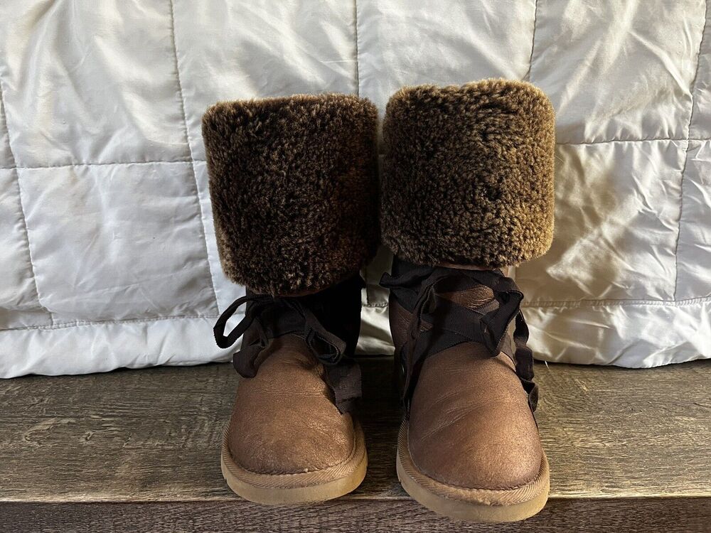 Ugg Limited Edition Bronze Metallic Ribbon Boots Women's size 6 NWOB